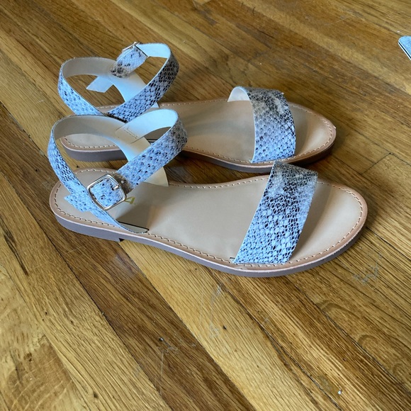 Sandals - Picture 2 of 2